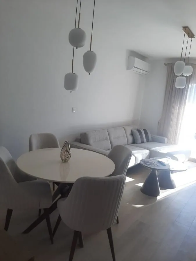 Rent, two bedroom apartment, 65m², Dobrota, Kotor