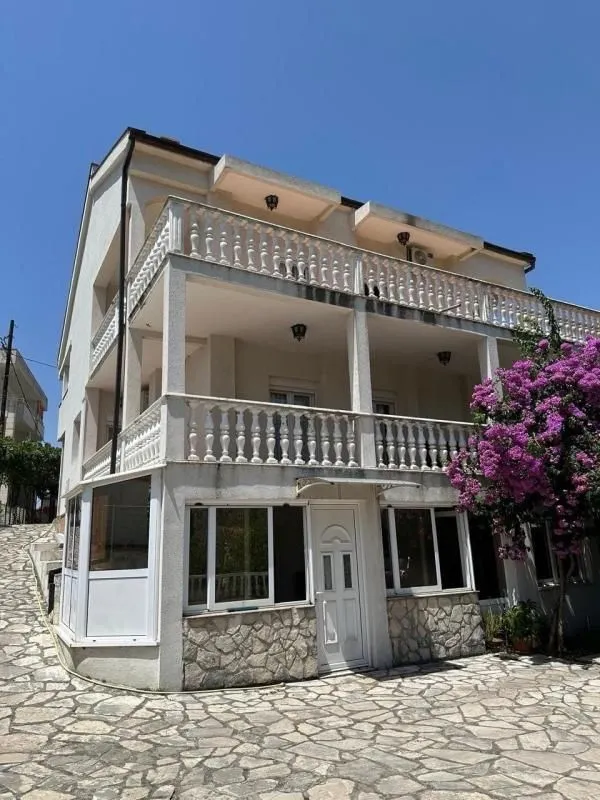 Sale, house, 250m², Bjeliši, Bar