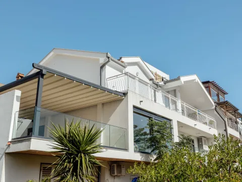 Prodaja, dvosoban stan, 180m², Savina, Herceg Novi