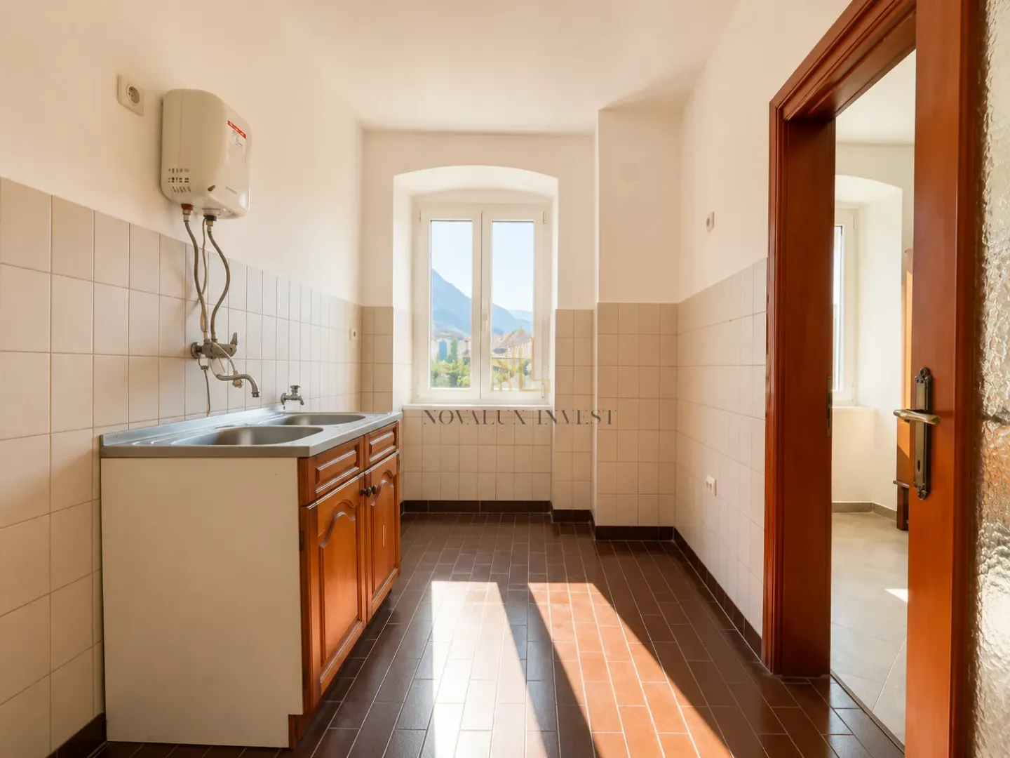 Prodaja, dvosoban stan, 84m², Stari Grad Kotor, Kotor