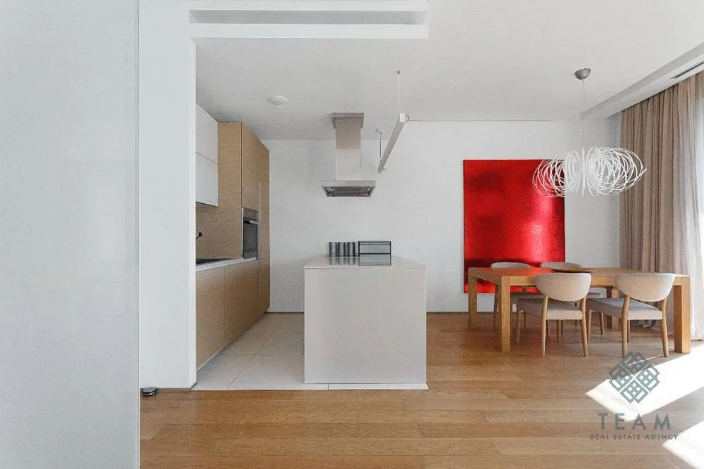 Sale, one bedroom apartment, 107m², Dukley Gardens, Budva