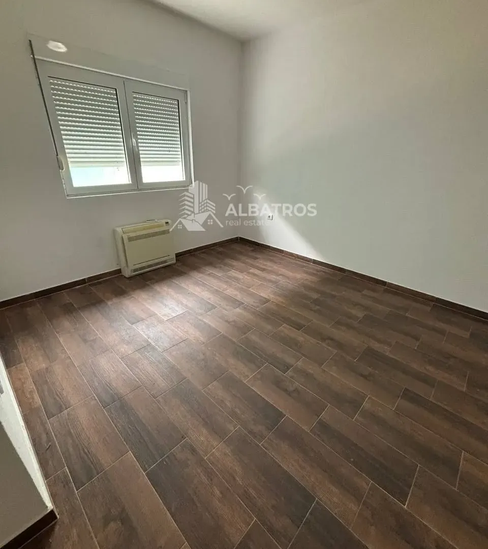 Sale, house, 250m², Polje, Bar