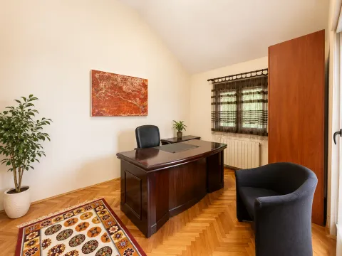 Rent, house, 280m², Gorica C, Podgorica - image 13