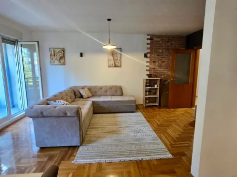 Rent, two bedroom apartment, 81m², Stari Aerodrom, Podgorica - image 2