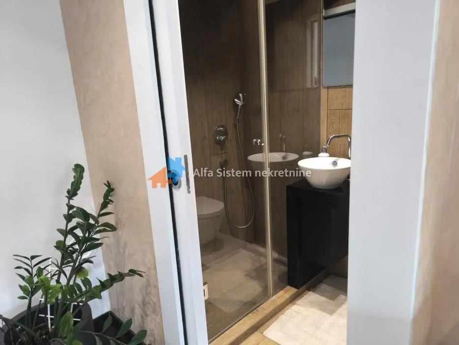 Rent, four bedroom apartment, 95m², Stari Grad, Beograd