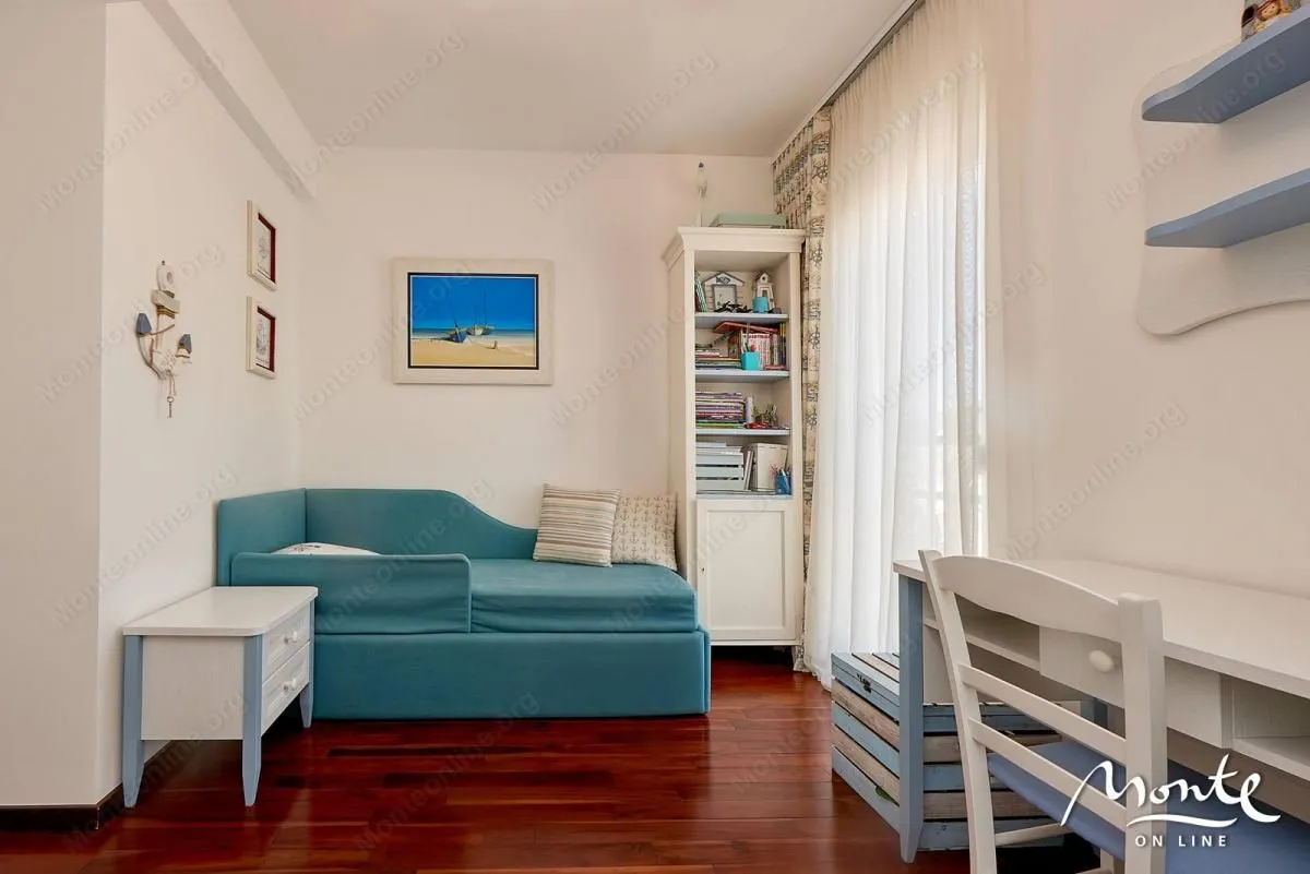 Sale, three bedroom apartment, 150m², Bečići, Budva