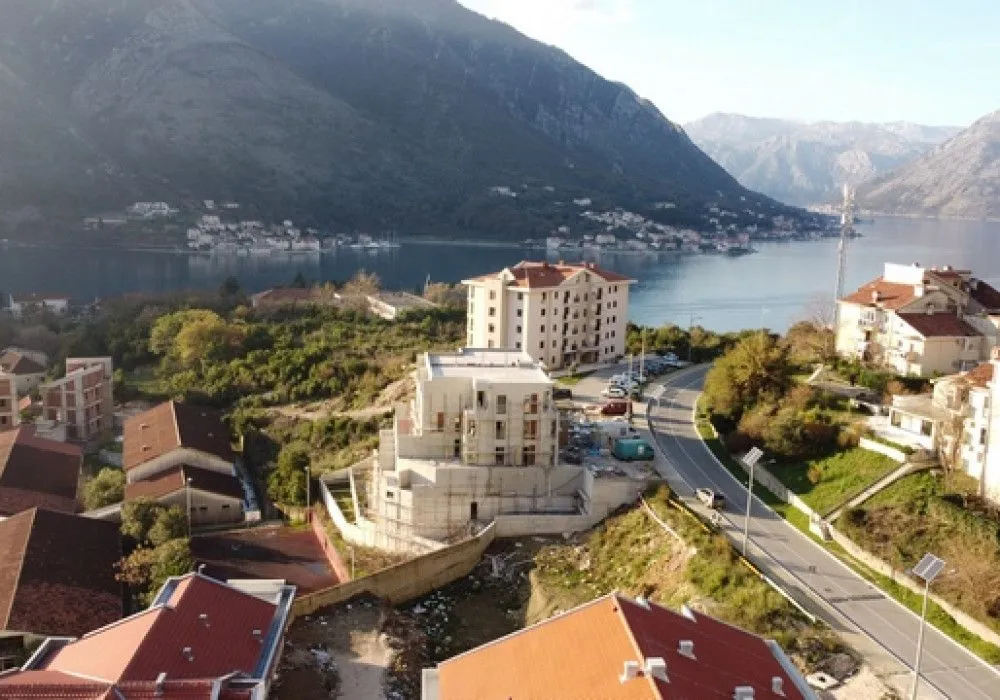 Prodaja, dvosoban stan, 72m², Dobrota, Kotor