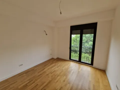 Prodaja, stan, 48m², Tivat, Crna Gora - image 4