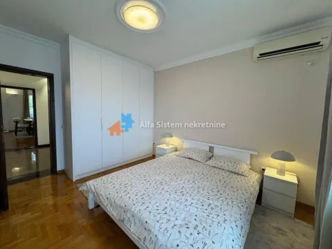 Rent, four bedroom apartment, 163m², Savski Venac, Beograd - image 26