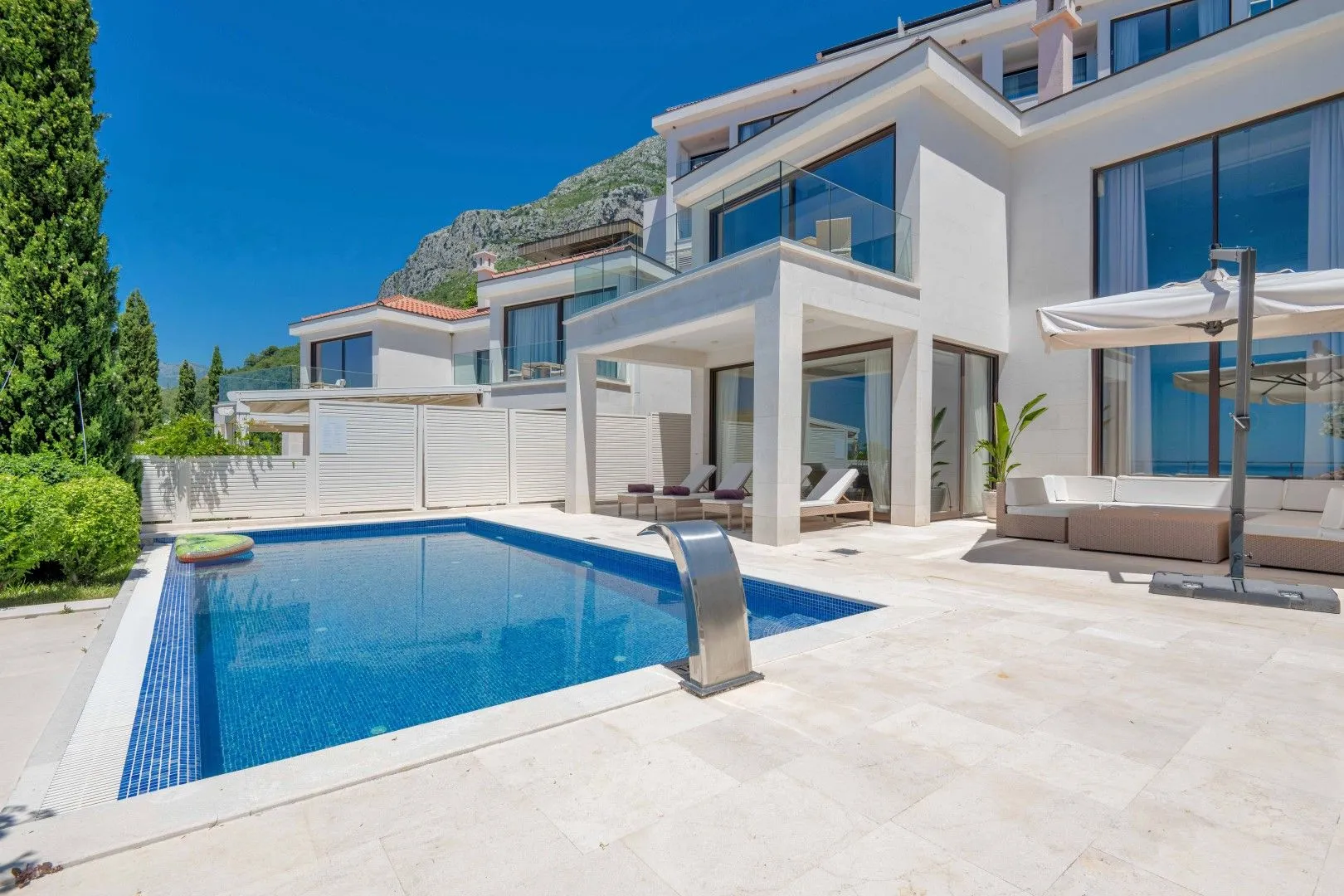 Sale, house, 279m², Drobni pijesak, Budva