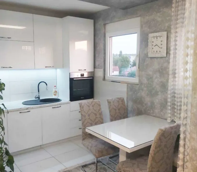 Izdavanje, dvosoban stan, 57m², Stari Aerodrom, Podgorica
