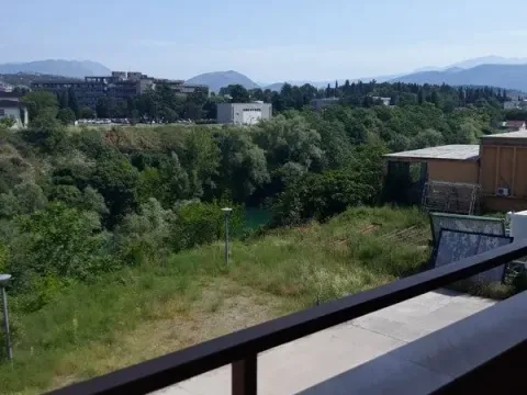 Izdavanje, dvosoban stan, 65m², Krivi Most, Podgorica - image 11