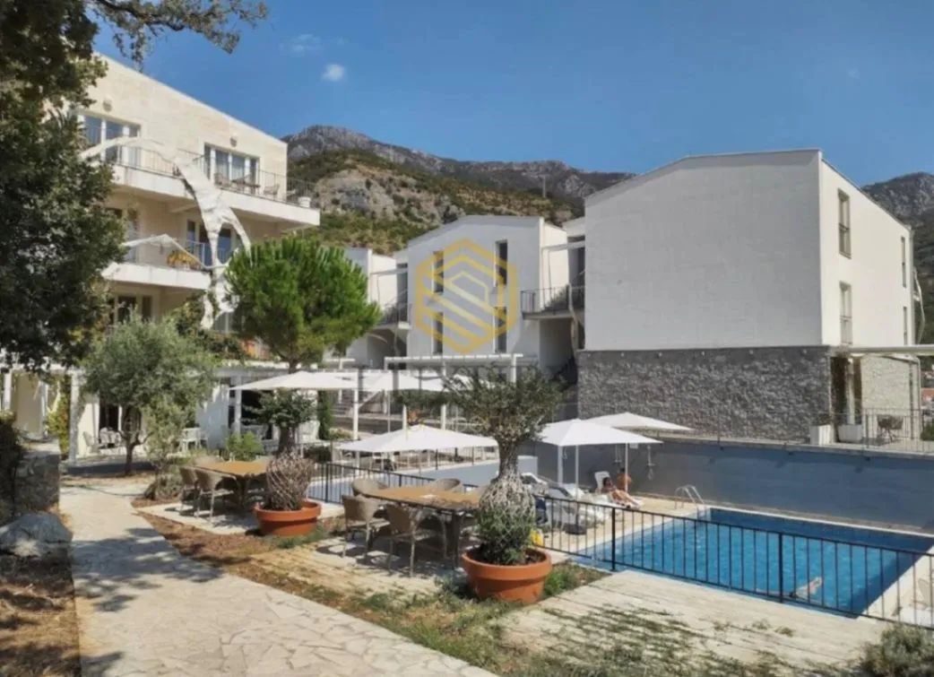 Izdavanje, garsonjera, 27m², Pržno, Budva