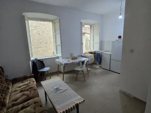 Prodaja, trosoban stan, 72m², Kotor, Crna Gora - image 2