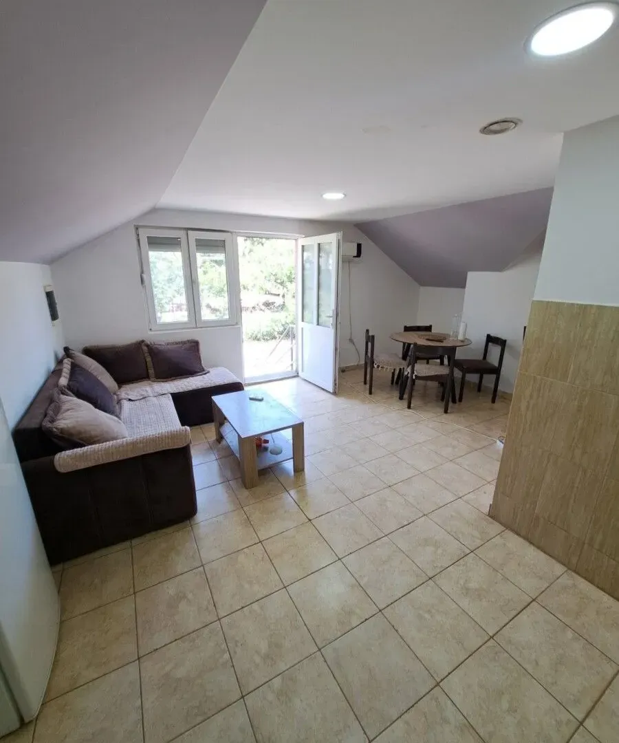 Rent, one bedroom apartment, 45m², Momišići, Podgorica