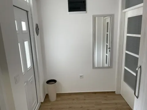 Izdavanje, dvosoban stan, 55m², Zagorič, Podgorica - image 8