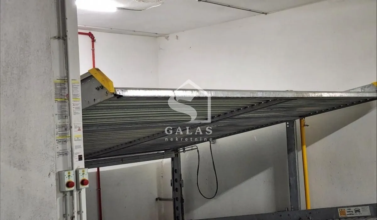 Prodaja, dvosoban stan, 44m², Zemun Cara Dušana, Zemun Sve Podlokacije