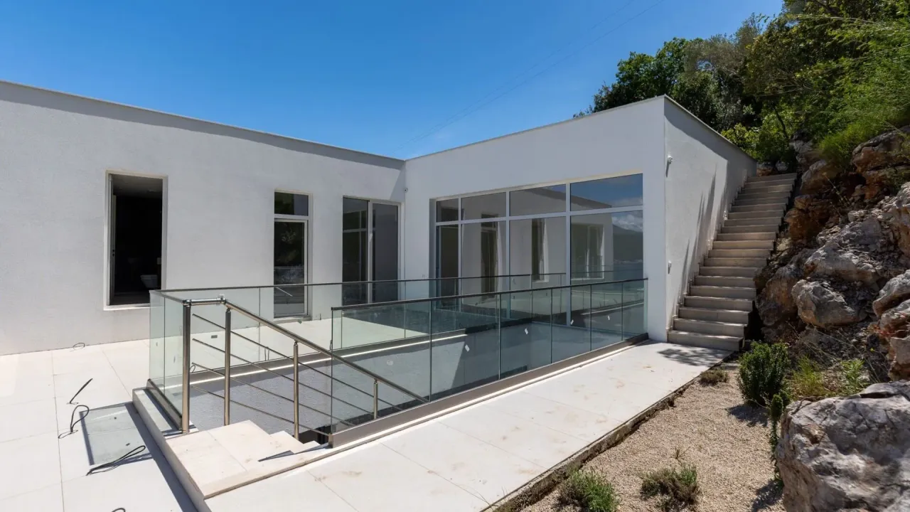 Sale, house, 328m², Krašići, Tivat