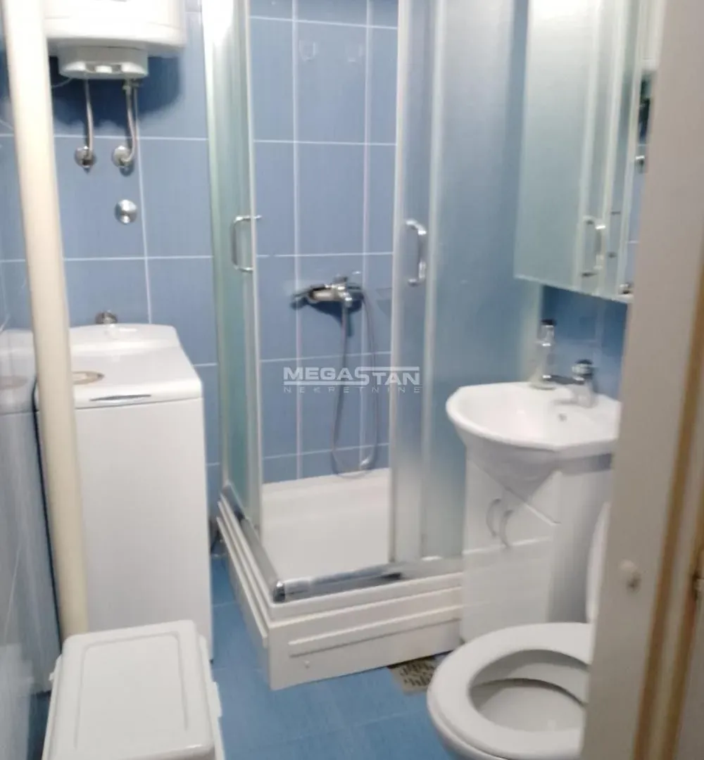 Izdavanje, dvosoban stan, 62m², Zvezdara Sve Podlokacije, Beograd