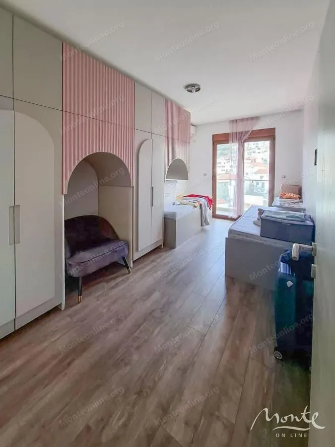 Prodaja, trosoban stan, 118m², Dubovica, Budva