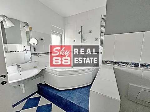 Rent, four bedroom apartment, 157m², Savski Venac, Beograd - image 13