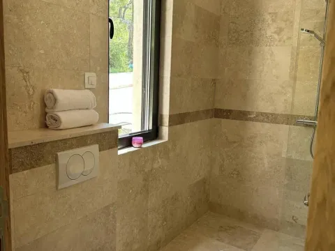 Sale, one bedroom apartment, 55m², Reževići, Budva - image 14