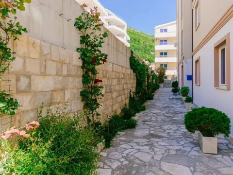 Prodaja, dvosoban stan, 105m², Petrovac, Budva - image 5