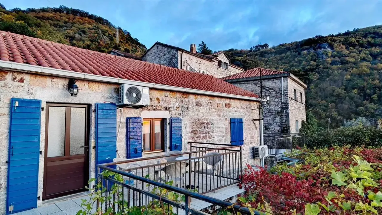 Rent, house, 70m², Pržno, Budva