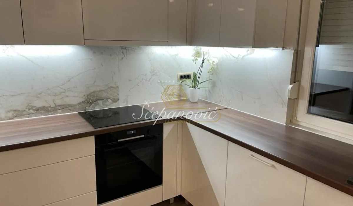 Prodaja, kuća, 280m², Sremska Kamenica, Petrovaradin