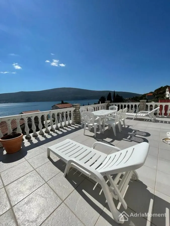 Prodaja, kuća, 350m², Baošići, Herceg Novi