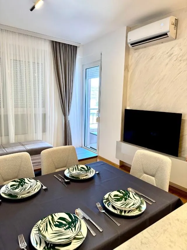 Rent, two bedroom apartment, 62m², Radanovići, Kotor