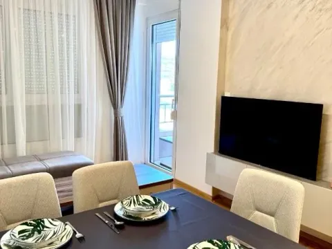 Rent, two bedroom apartment, 62m², Radanovići, Kotor - image 4