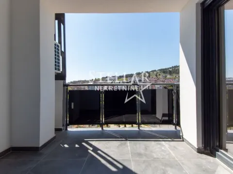 Izdavanje, dvosoban stan, 64m², Zagorič, Podgorica - image 8