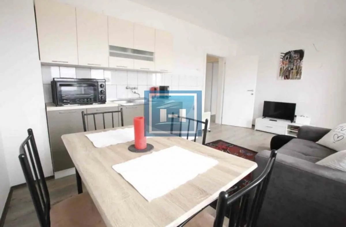 Izdavanje, dvosoban stan, 42m², Gloždak, Paraćin