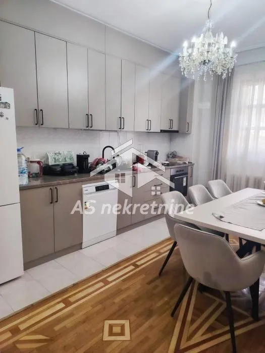 Rent, four bedroom apartment, 120m², Bulbulder, Zvezdara Sve Podlokacije