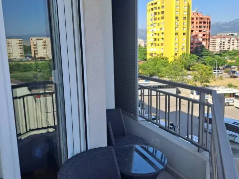 Izdavanje, dvosoban stan, 65m², Zabjelo, Podgorica - image 4