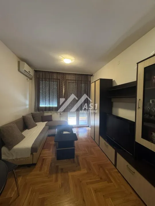 Izdavanje, jednosoban stan, 38m², Rotkvarija, Novi Sad Sve Podlokacije