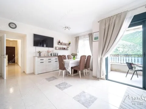 Sale, two bedroom apartment, 75m², Dobrota, Kotor - image 3
