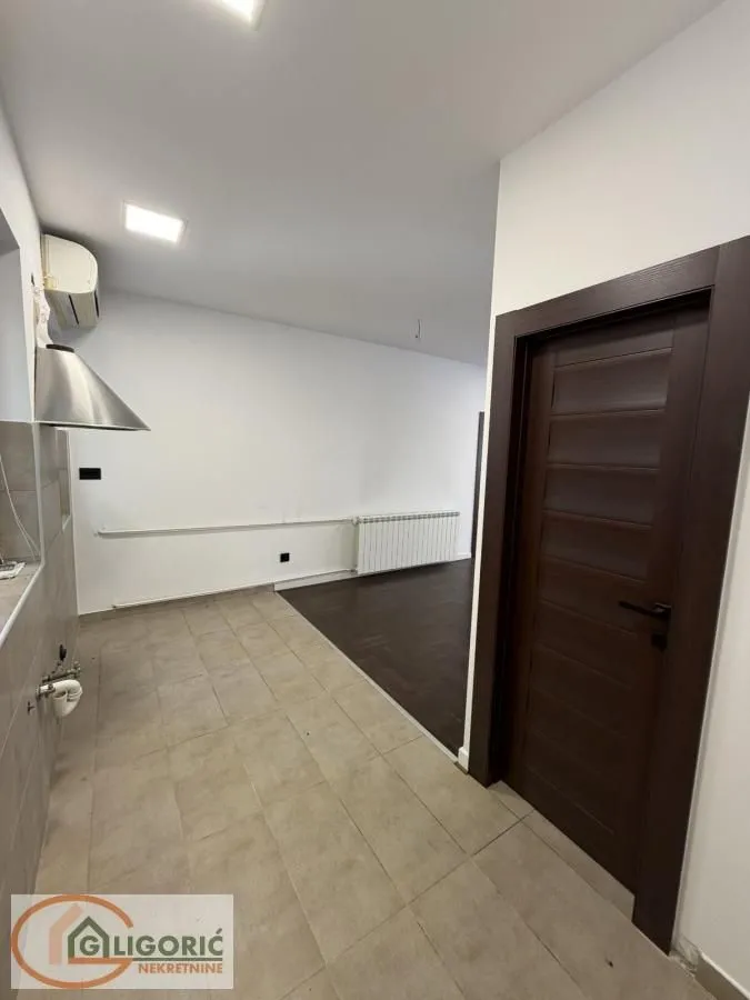 Sale, three bedroom apartment, 103m², Cvetni Trg, Vračar Sve Podlokacije