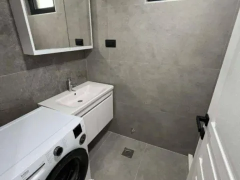 Izdavanje, dvosoban stan, 85m², Šušanj, Bar - image 8