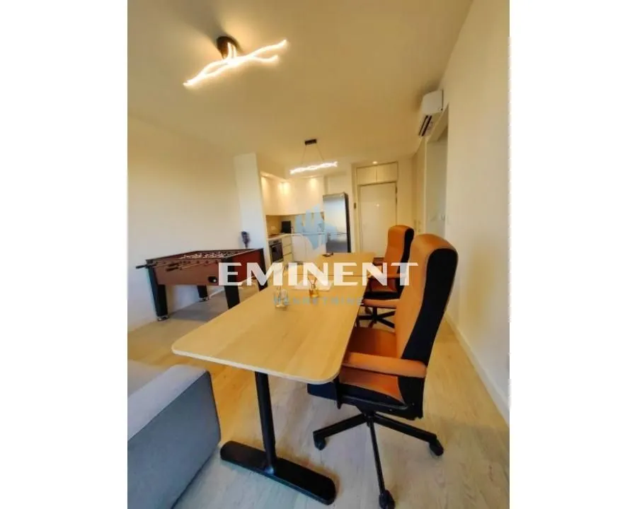 Izdavanje, dvosoban stan, 54m², Savski Venac, Beograd