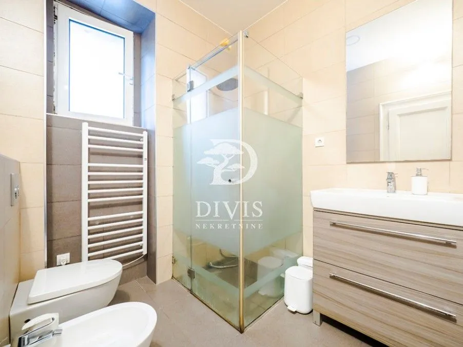 Sale, four bedroom apartment, 123m², Zemun Centar, Zemun Sve Podlokacije