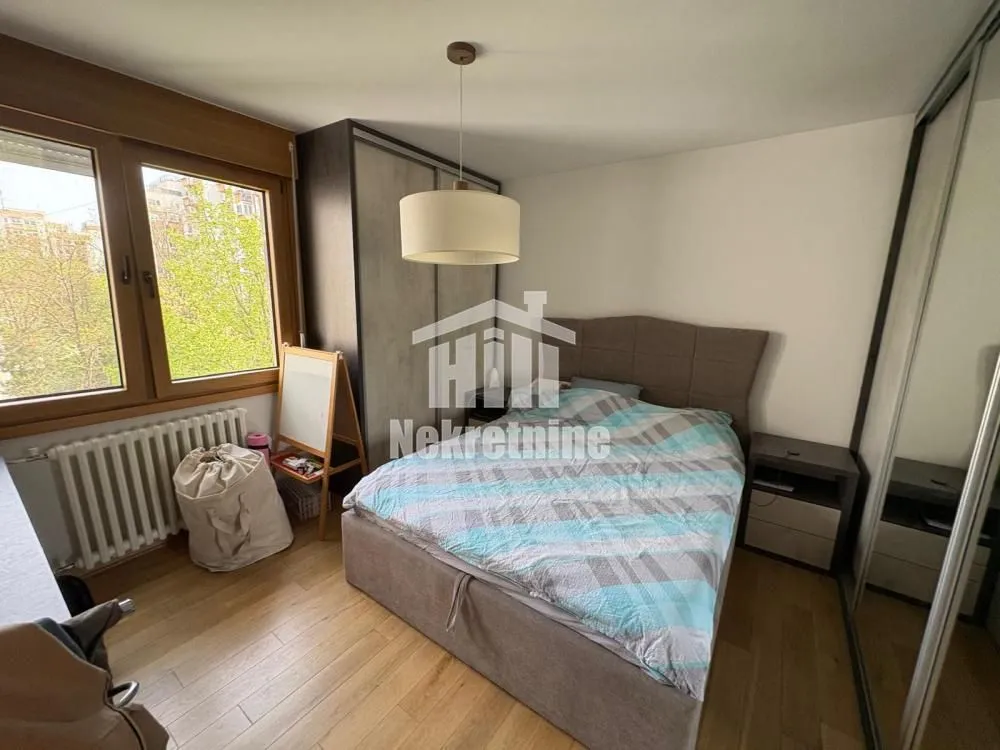 Prodaja, trosoban stan, 74m², Stari Grad, Beograd