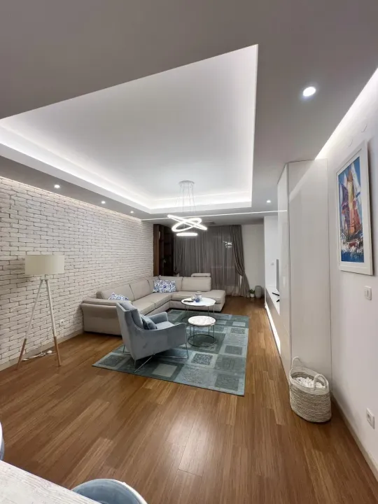 Prodaja, dvosoban stan, 90m², Centar, Budva