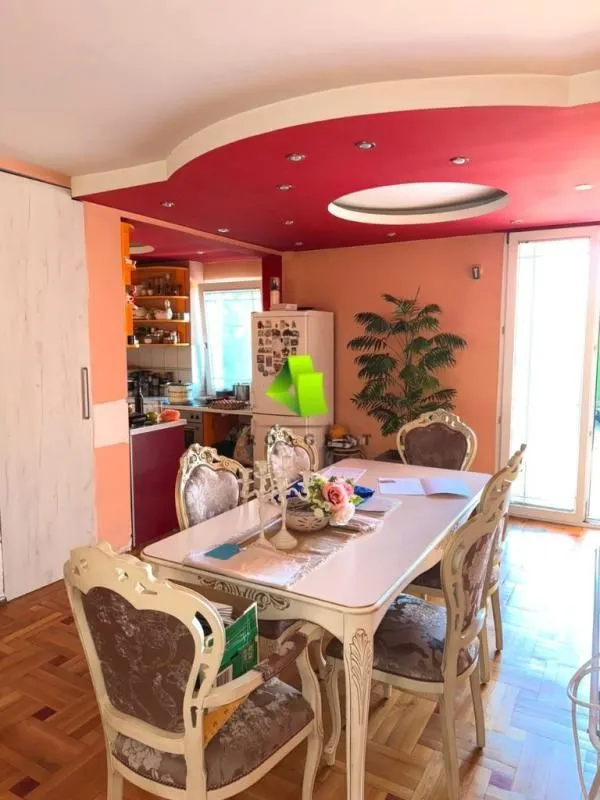 Prodaja, kuća, 292m², Medijana, Niš