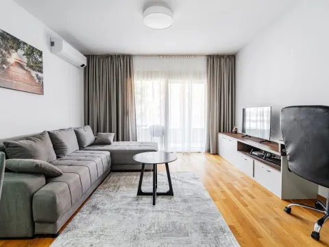 Izdavanje, dvosoban stan, 67m², Bečići, Budva - image 2