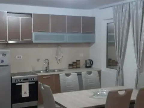 Rent, two bedroom apartment, 98m², Petrovac, Budva - image 6