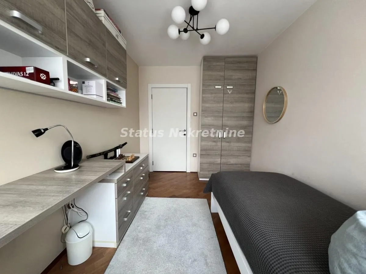 Sale, four bedroom apartment, 102m², Cara Dušana, Novi Sad Sve Podlokacije