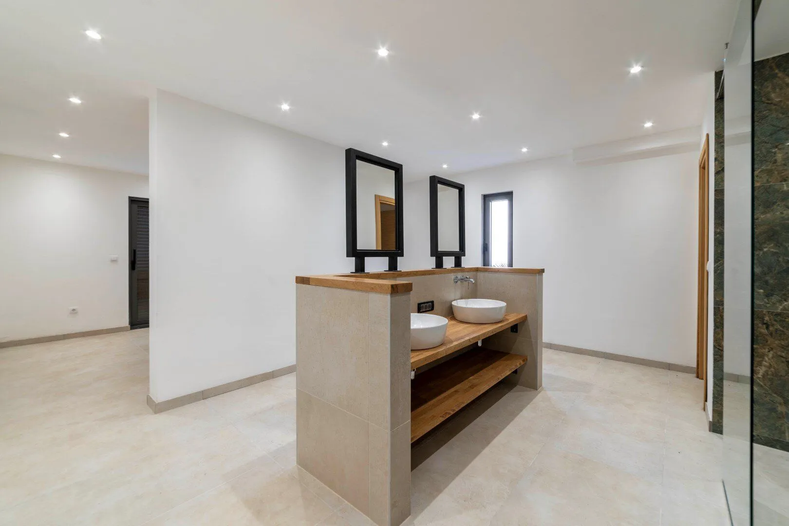 Sale, house, 420m², Blizikuće, Budva