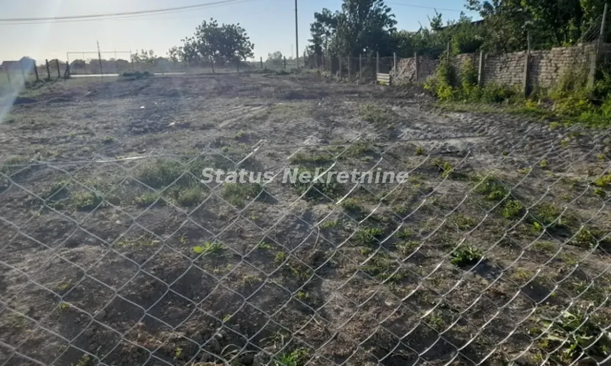 Izdavanje, plac, 8m², Veternik, Novi Sad Sve Podlokacije